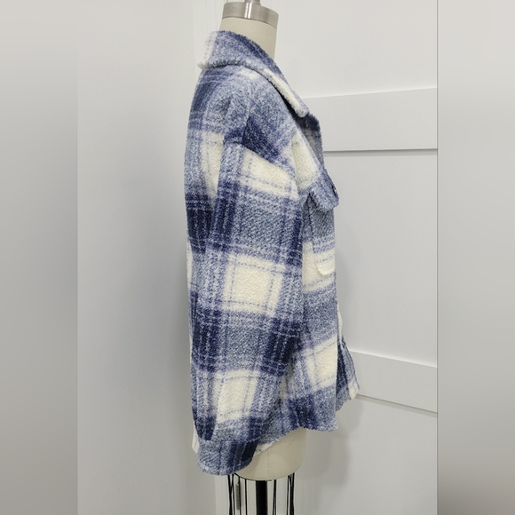 Abercrombie and Fitch A&F Blue Plaid Soft Sherpa Shacket Jacket Coat Size S - Picture 2 of 9